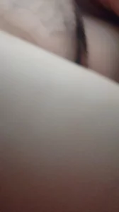 呜呜呜主人不让我舔手指，好想要。